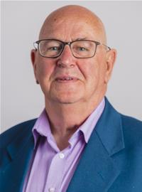 Profile image for Councillor Michael Tomlinson